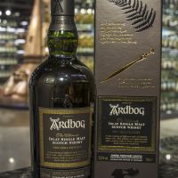 (現貨) Ardbeg Ardbog 雅柏 寶劍 2014年WWA世界最佳艾雷島威士忌 (700ml 52.1%)