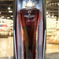 Macallan 1824 Oscuro 麥卡倫 奧斯庫羅 旋轉木盒版 (700ml 46.5%)