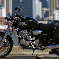 TRIUMPH Thunderbird 900 經典英倫風 