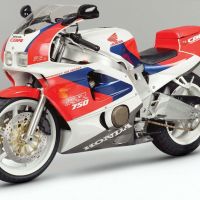 歷史的遺珠~Honda CBR750RR