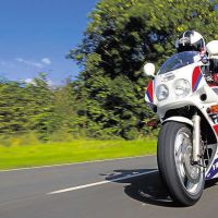 1990 YAMAHA FZR1000