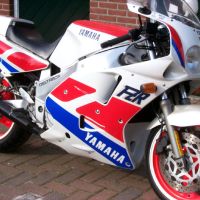 1990 YAMAHA FZR1000