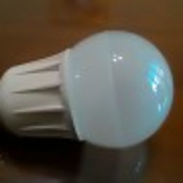 可調光8W LED燈泡