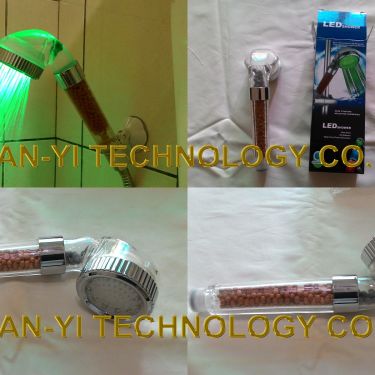 CY-TC1018  LED負離子蓮蓬頭