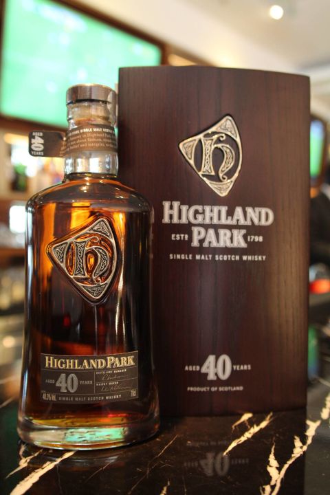 (現貨) Highland Park 40 years 高原騎士 40年 (700ml 48.3%)