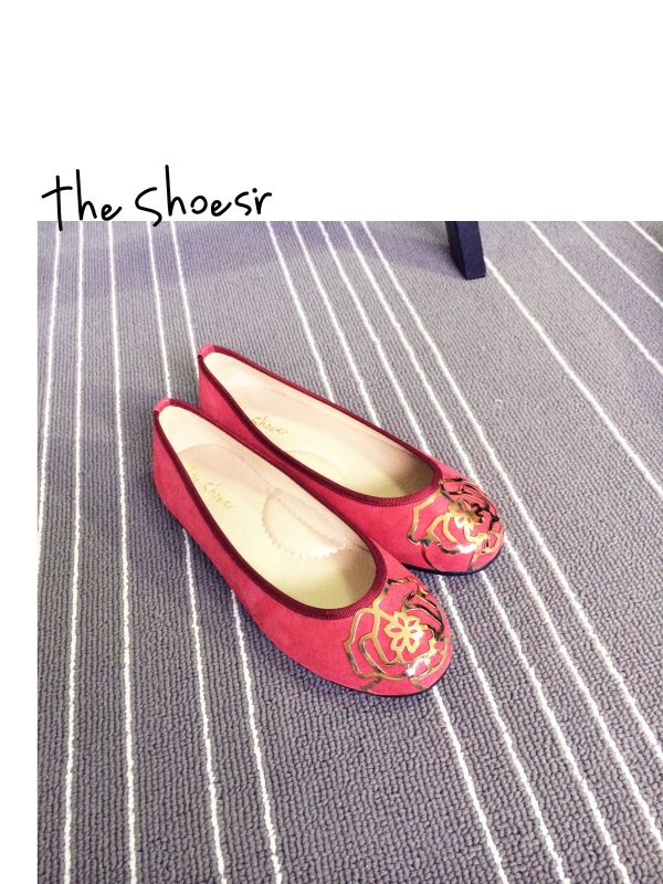 點金紅色皮面。金閃閃鞋頭花點綴。真皮內裡舒適矽膠。[RS1562]