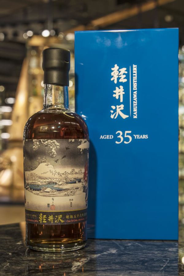 (現貨) Karuizawa 35 years Snow Scenes Single Bottle Set 輕井澤 35年 雪中相望 單開全景版 (700ml 57.2%)