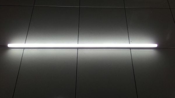 經濟耐用型T5燈管2呎(層板燈)10W